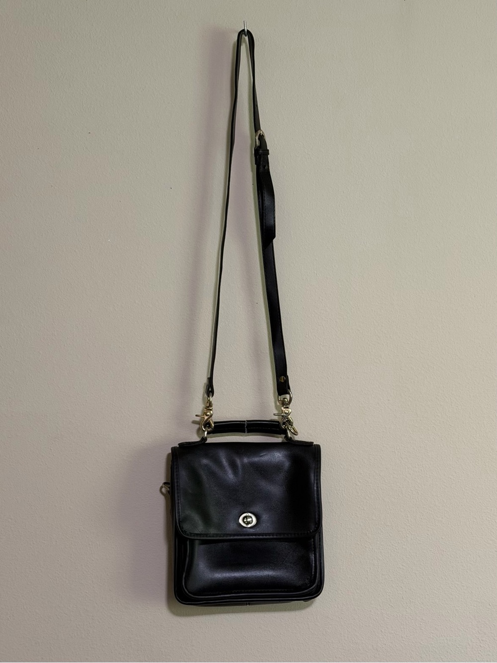 Vintage Coach Black Leather Pocket Bag - Made in the USA